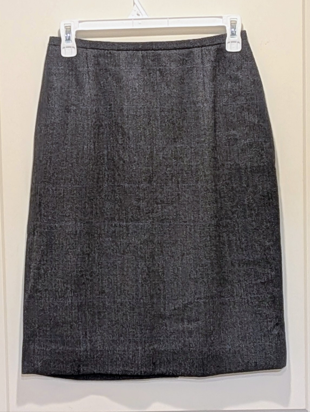 3/$30 EUC Evan Picone 4 Wool Blend Grey Pencil Skirt with Blue Check